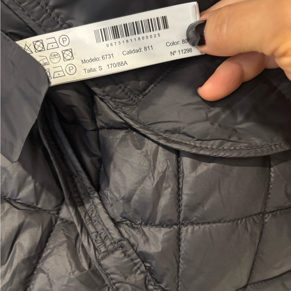 Massimo Dutti black nylon quilted jacket generous small - Picture 7 of 8